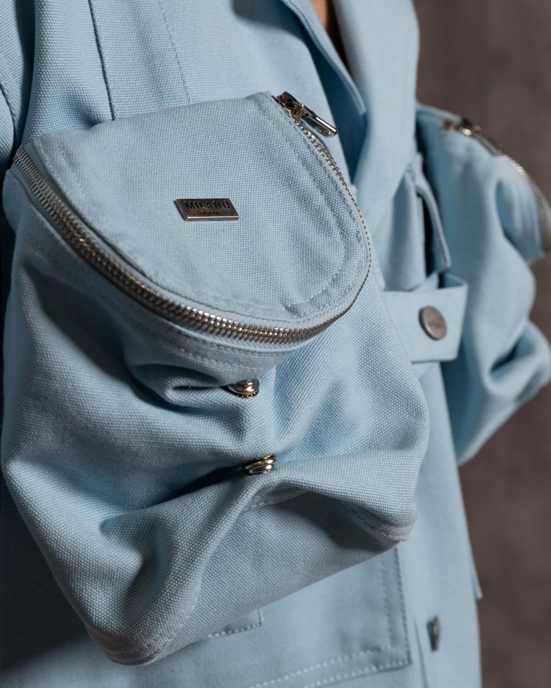 Light/Blue